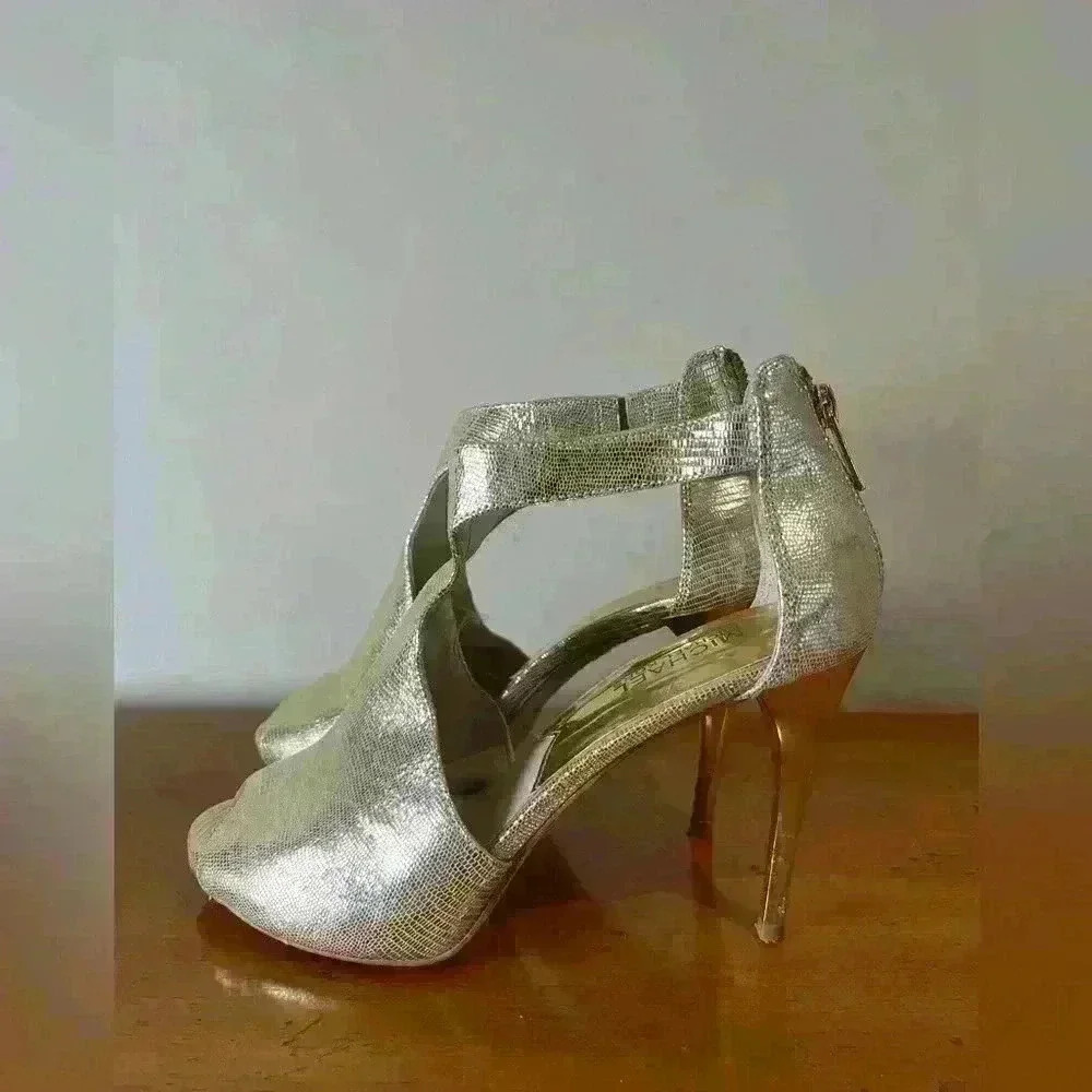 Michael Kors solid gold heels, size 7, leather upper - Picture 2 of 6